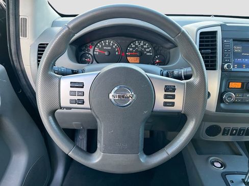 Used 2020 Nissan Frontier SV w/ Midnight Edition Floor Mats image 11