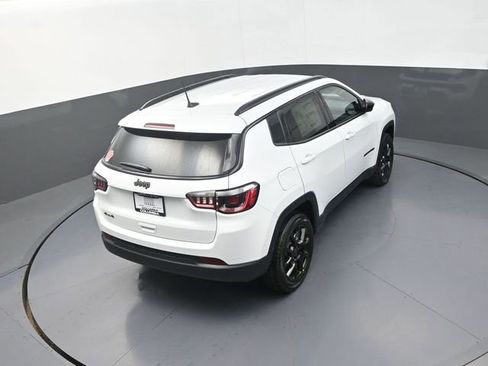 New 2026 Jeep Compass Latitude AWD/4WD image 17