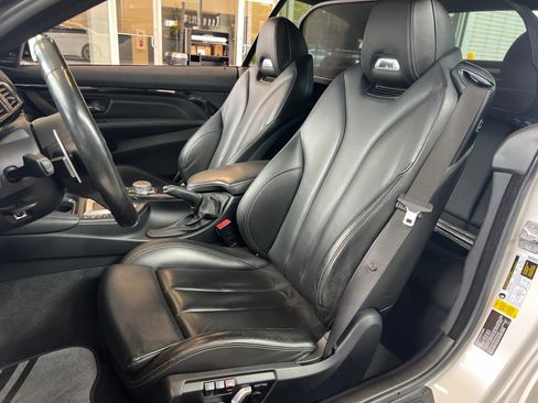 Used 2016 BMW M4 Convertible RWD image 35