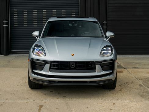 New 2025 Porsche Macan image 6