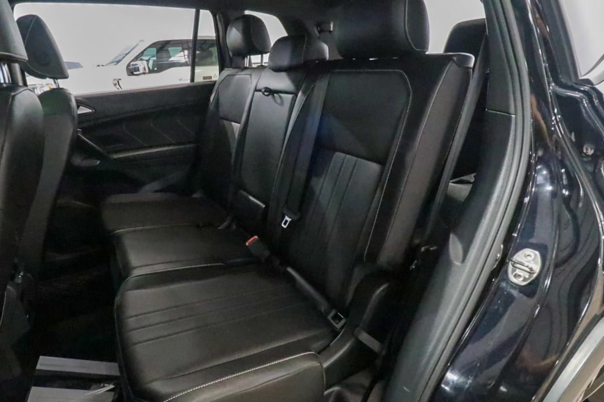 Used 2023 Volkswagen Tiguan SE R-Line FWD image 23