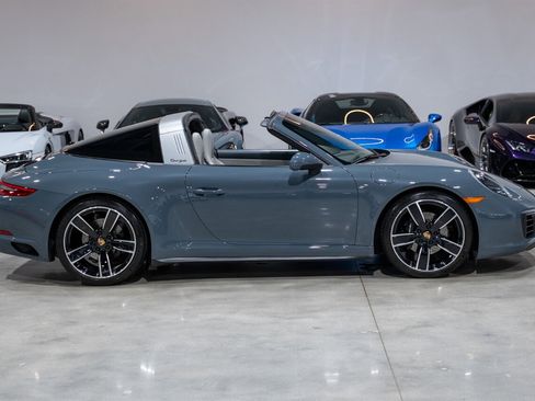 Used 2017 Porsche 911 Targa 4 AWD/4WD image 8