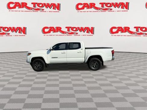 Used 2023 Toyota Tacoma SR5 RWD image 5