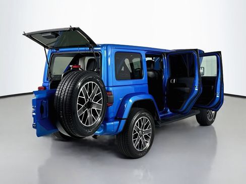 Used 2023 Jeep Wrangler Unlimited Sahara AWD/4WD image 26