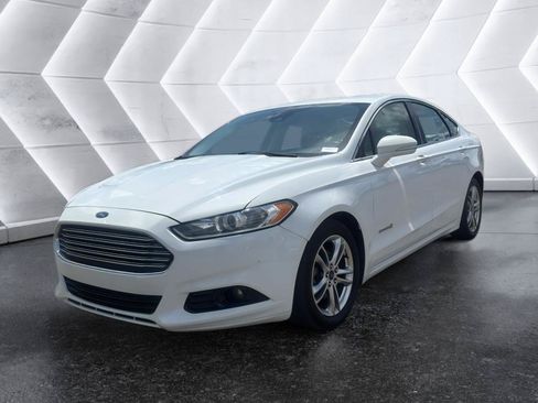 Used 2015 Ford Fusion Titanium FWD image 3