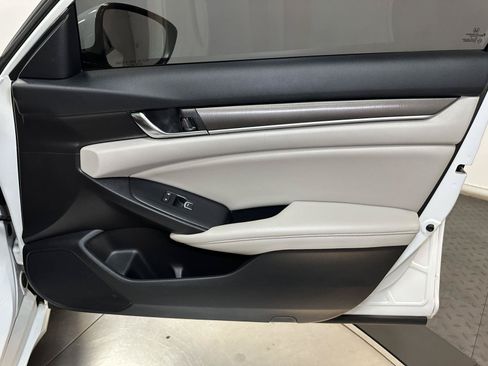 Used 2019 Honda Accord LX image 36