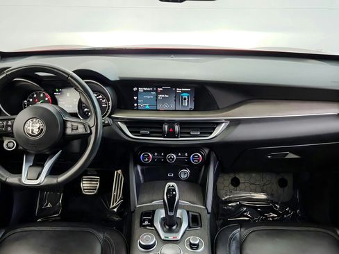 Used 2022 Alfa Romeo Stelvio Ti AWD/4WD image 19