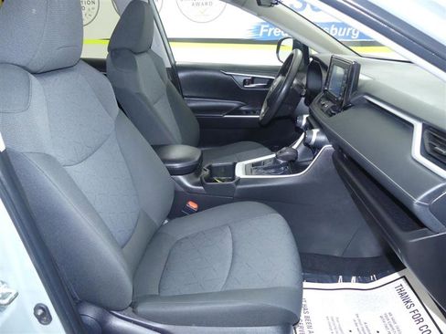 Used 2022 Toyota RAV4 XLE image 7