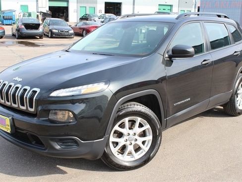 Used 2016 Jeep Cherokee Sport w/ Cold Weather Group image 2