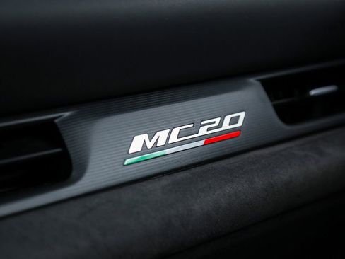 Certified 2022 Maserati MC20 Coupe RWD image 31