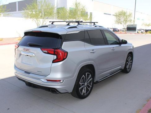 Used 2020 GMC Terrain Denali w/ Denali Premium Package AWD/4WD image 5