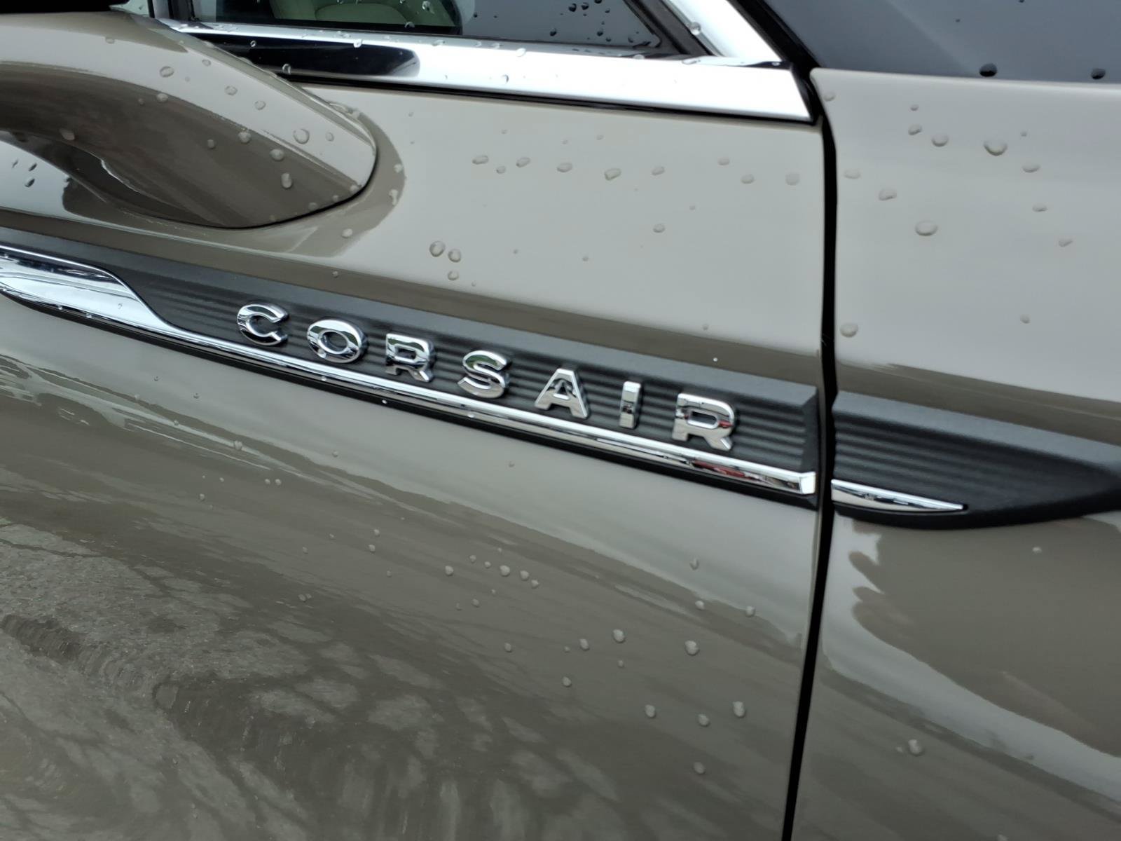 Used 2025 Lincoln Corsair AWD w/ Equipment Group 101A image 8
