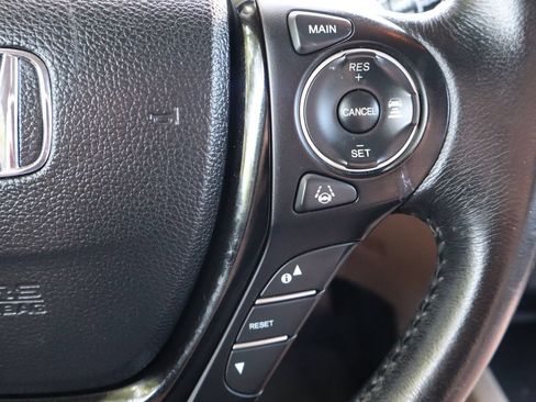 Used 2016 Honda Pilot Touring image 33