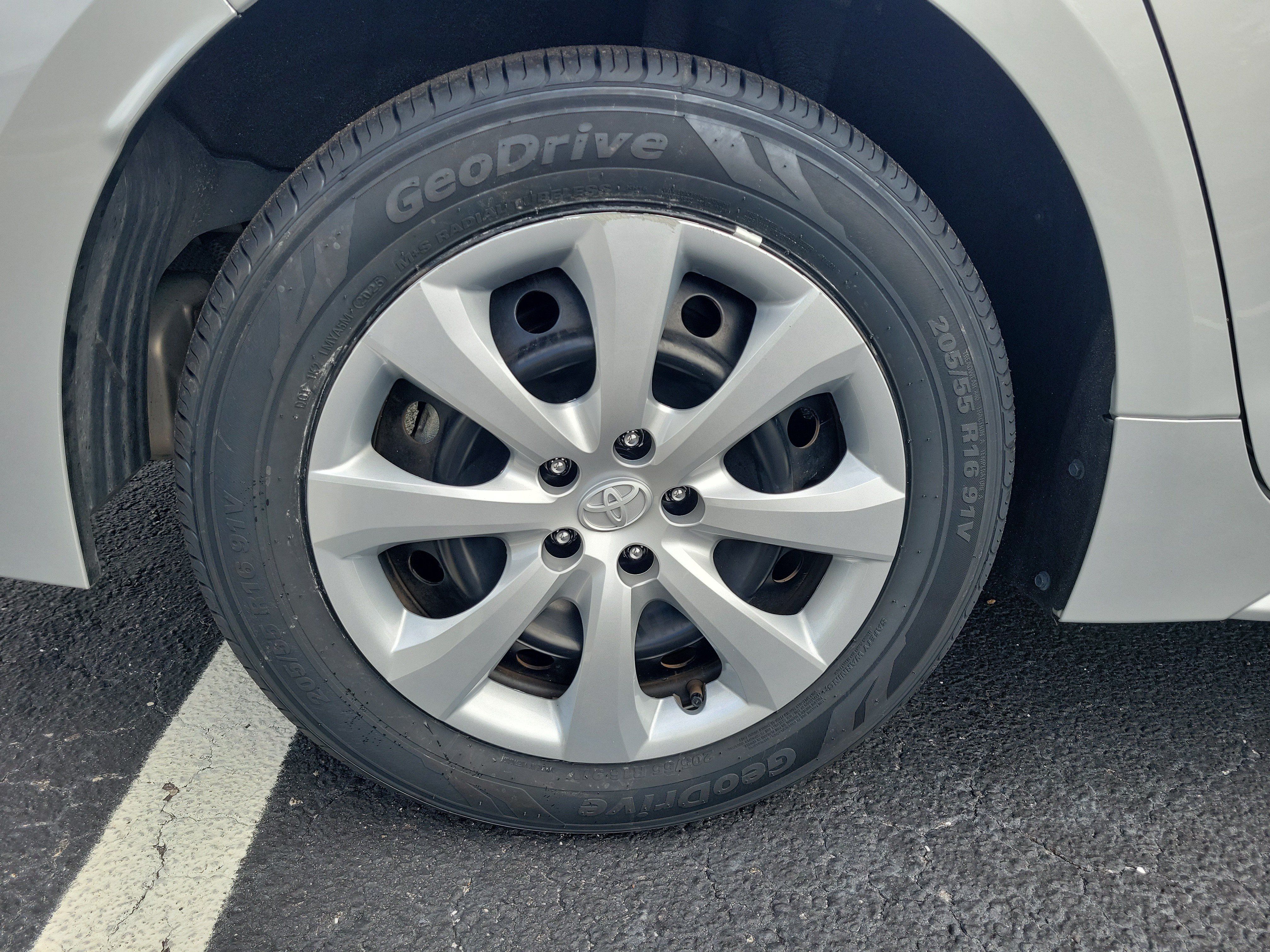 Used 2023 Toyota Corolla LE FWD image 7