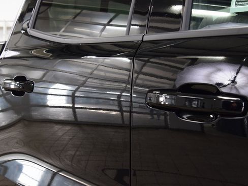 New 2026 Chevrolet Colorado ZR2 w/ Technology Package image 18