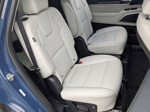 Used 2024 Kia Telluride S w/ S Sunroof Package image 19