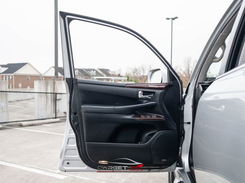 Used 2014 Lexus LX 570 4WD image 46