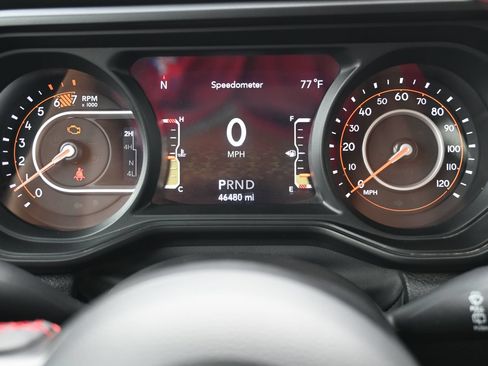 Used 2024 Jeep Wrangler Unlimited Rubicon AWD/4WD image 10
