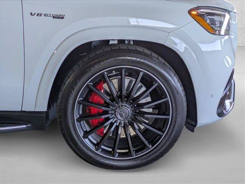 Used 2026 Mercedes-Benz GLS 63 AMG 4MATIC image 24