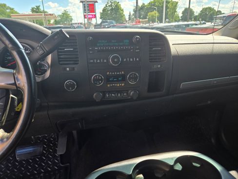 Used 2013 Chevrolet Silverado 2500 LT w/ Interior Plus Package image 8