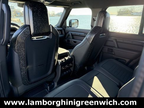 Used 2025 Land Rover Defender 110 image 33