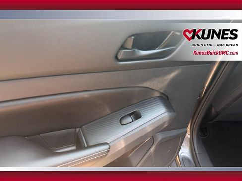 Used 2024 Nissan Altima 2.5 SV FWD image 32