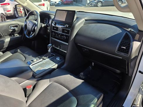 Used 2023 Nissan Armada SV image 9