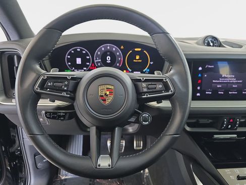 Used 2024 Porsche Cayenne S image 19