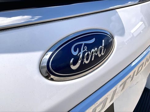 Used 2018 Ford Expedition XLT w/ Equipment Group 202A RWD image 10