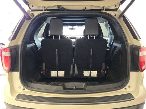 Used 2018 Ford Explorer XLT w/ Equipment Group 202A AWD/4WD image 16