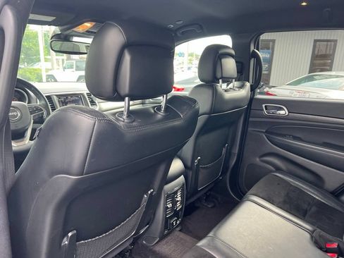 Used 2018 Jeep Grand Cherokee Altitude AWD/4WD image 22