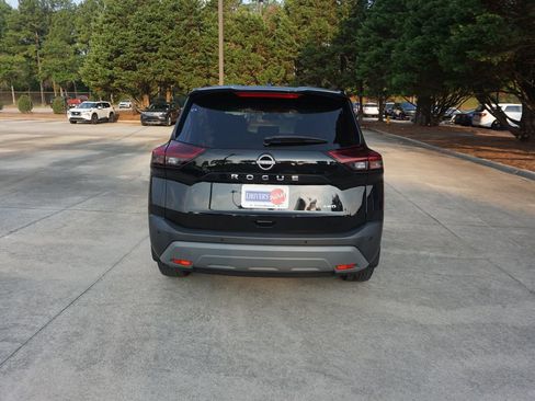 Used 2023 Nissan Rogue S AWD/4WD image 19