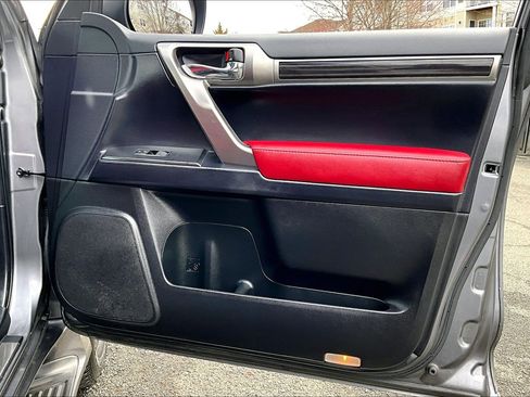 Used 2022 Lexus GX 460 Premium w/ Premium Plus Package image 22