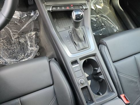 Certified 2024 Audi Q3 2.0T Premium w/ Convenience Package AWD/4WD image 28