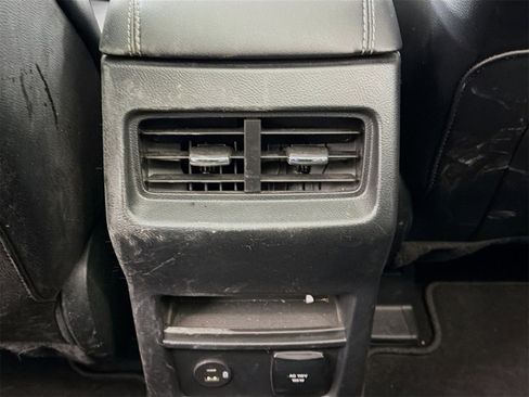 Used 2022 Ford Edge Titanium image 27