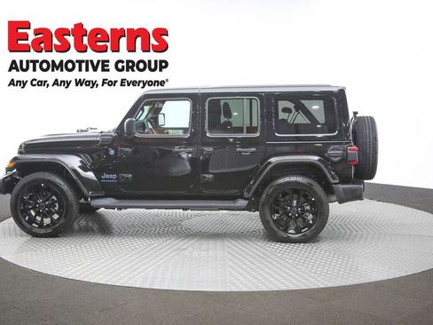 Used 2025 Jeep Wrangler Unlimited Sahara AWD/4WD image 56