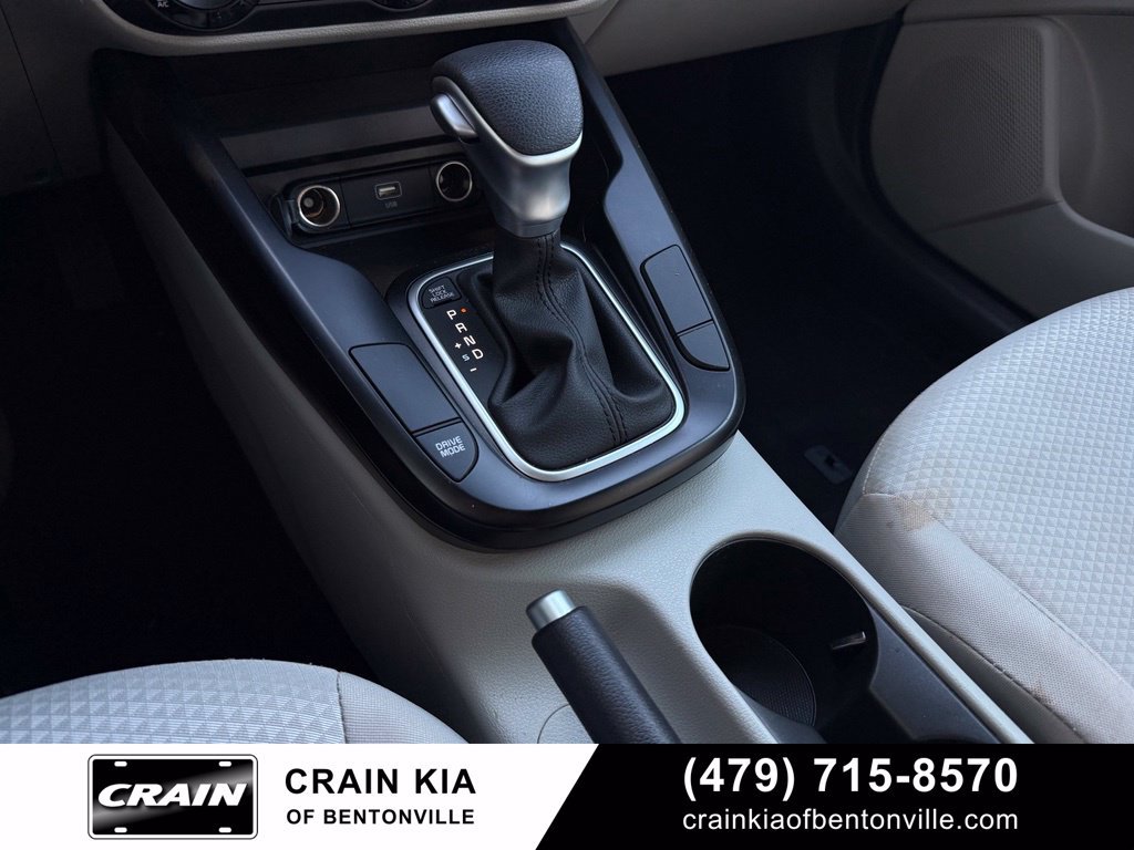 Used 2025 Kia Soul LX w/ LX Technology Package FWD image 18