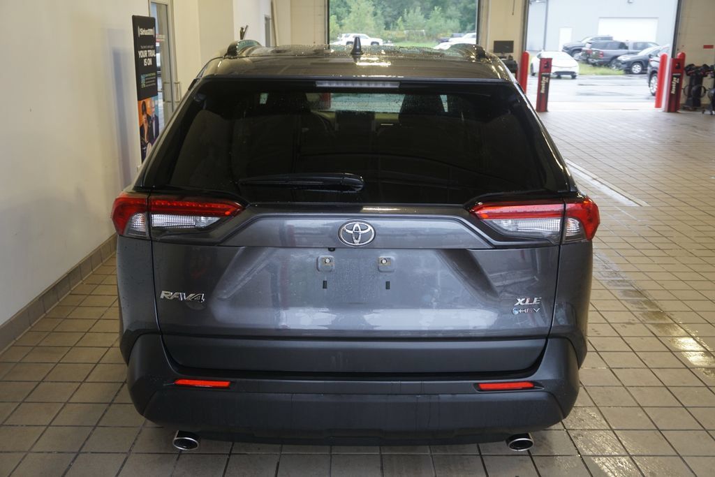 Used 2025 Toyota RAV4 XLE AWD/4WD image 14