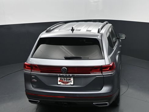 Used 2025 Volkswagen Atlas SE FWD image 31
