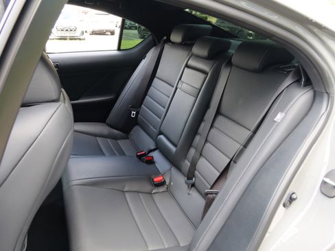 Used 2024 Lexus IS 500 RWD image 42