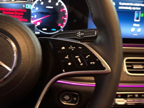 Used 2025 Mercedes-Benz GLS 450 4MATIC image 27