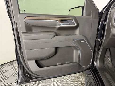 Used 2025 Chevrolet Silverado 1500 RST w/ Convenience Package II RWD image 7