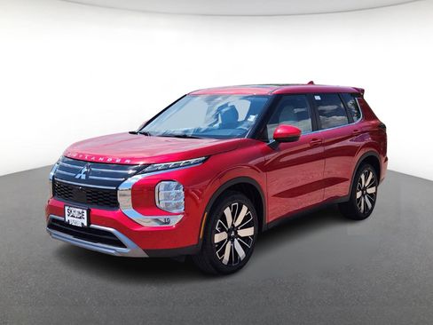 New 2025 Mitsubishi Outlander SE image 2