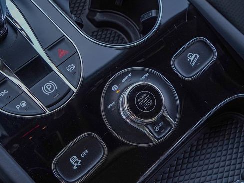 Used 2023 Bentley Bentayga AWD/4WD image 31