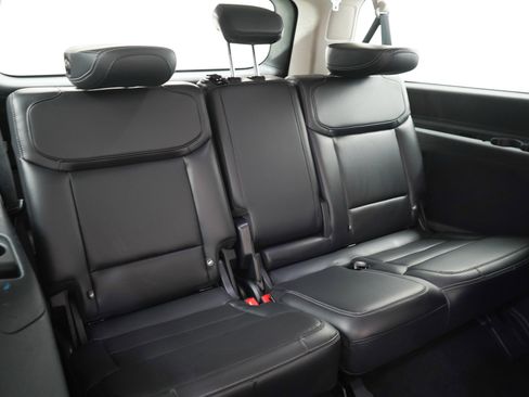 Used 2025 Ford Expedition Max Platinum AWD/4WD image 13