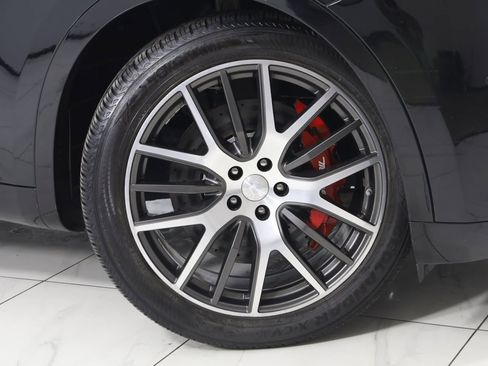 Used 2018 Maserati Levante S GranSport image 16