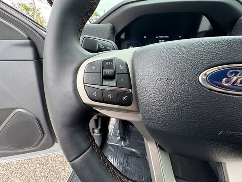 Used 2025 Ford Explorer Active w/ Active Comfort Package AWD/4WD image 22