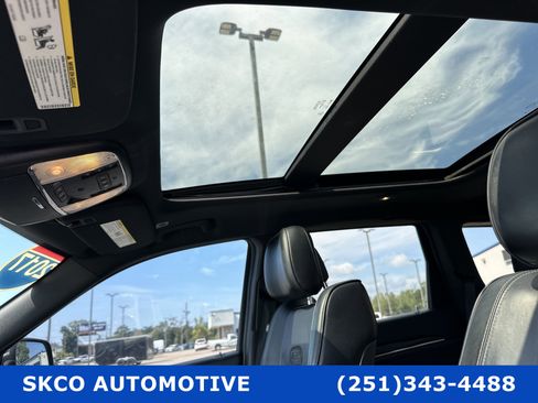 Used 2017 Jeep Grand Cherokee Overland image 25