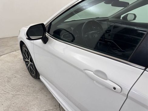 Used 2021 Toyota Camry SE image 33