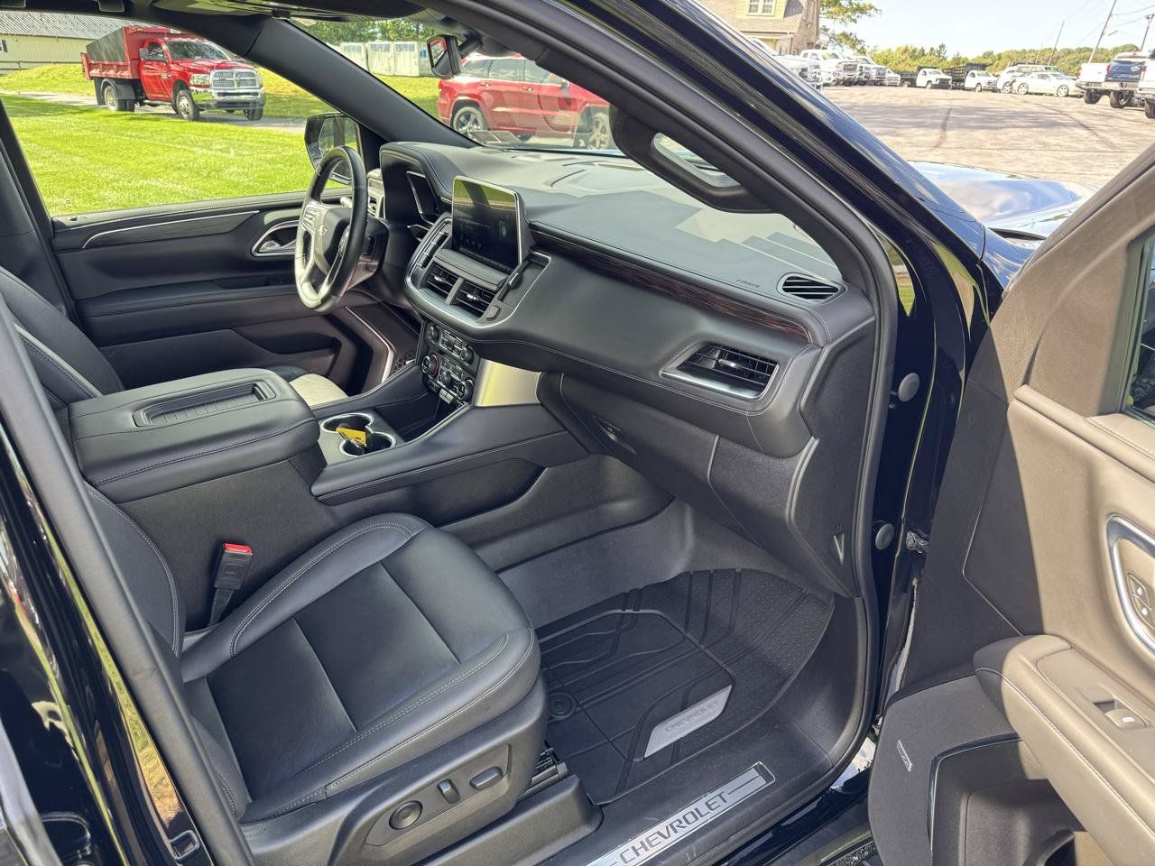 Used 2023 Chevrolet Suburban Z71 w/ Off-Road Capability Package AWD/4WD image 12